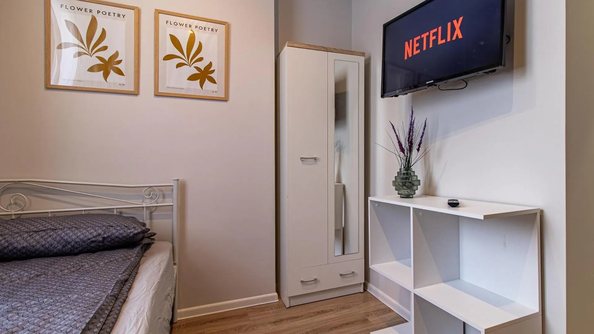 Louvre Loft: Charming Studio In Central Sofia